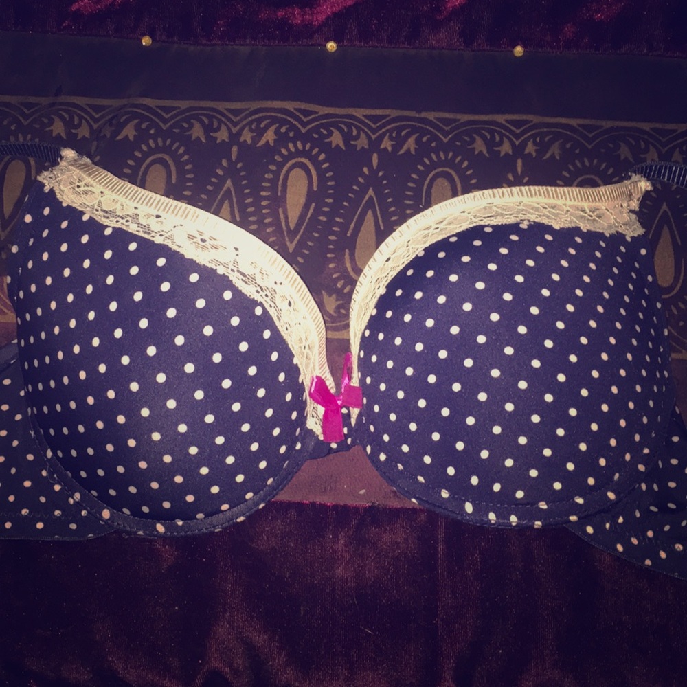NEVER WORN super cute polka dot bra!!!